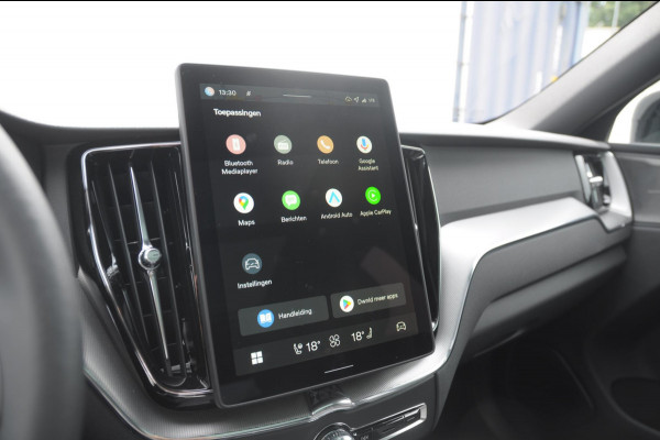 Volvo XC60 T8 455PK Facelift AWD Plus Black Edition Head up display / Luchtvering / Trekhaak / Apple Carplay / Adaptive cruise control / Panorama dak / Sportstoelen / Elektrisch bedienbare bestuurderstoel met geheugen / Keyless Entry / Elektrische achterklep