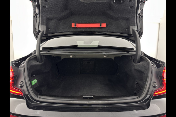 Volvo S60 2.0 B3 R-Design Black Edition (INCL-BTW) Aut. *FULL-LED | LEATHER | HEATED-R-SPORTSEATS | HARMAN/KARDON | MEMORY-PACK | CAMERA | NAVI-FULLMAP | ECC | PRIVACYGLASS | PDC | CRUISE | LANE-ASIST | DAB | DIGI-COCKPIT | TOWBAR