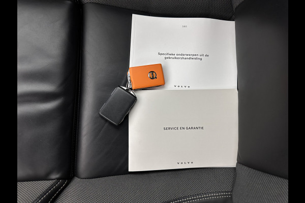 Volvo S60 2.0 B3 R-Design Black Edition (INCL-BTW) Aut. *FULL-LED | LEATHER | HEATED-R-SPORTSEATS | HARMAN/KARDON | MEMORY-PACK | CAMERA | NAVI-FULLMAP | ECC | PRIVACYGLASS | PDC | CRUISE | LANE-ASIST | DAB | DIGI-COCKPIT | TOWBAR