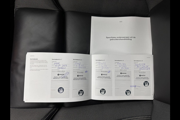 Volvo S60 2.0 B3 R-Design Black Edition (INCL-BTW) Aut. *FULL-LED | LEATHER | HEATED-R-SPORTSEATS | HARMAN/KARDON | MEMORY-PACK | CAMERA | NAVI-FULLMAP | ECC | PRIVACYGLASS | PDC | CRUISE | LANE-ASIST | DAB | DIGI-COCKPIT | TOWBAR