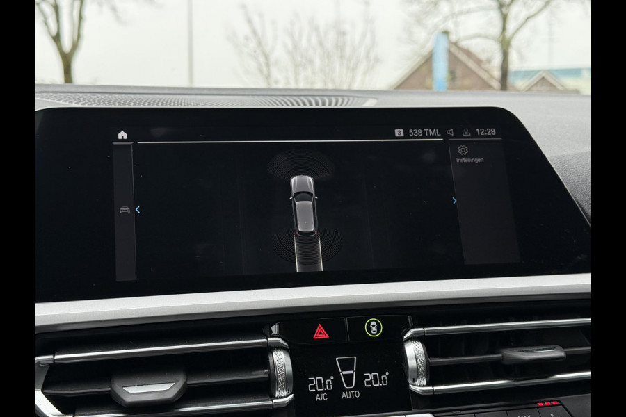 BMW 3 Serie Touring 320e Aut. Hybrid Executive Business | Leder Sport | Trekhaak | BMW Laser |