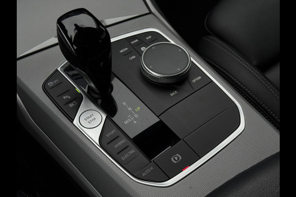 BMW 3 Serie Touring 320e Aut. Hybrid Executive Business | Leder Sport | Trekhaak | BMW Laser |