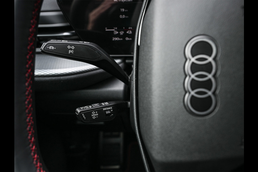 Audi Q5 Sportback 2.0 TFSI e-hybrid quattro S edition Competition 368pk | Luchtvering S-Seats | Panoramadak | Trekhaak | Digital Oled |