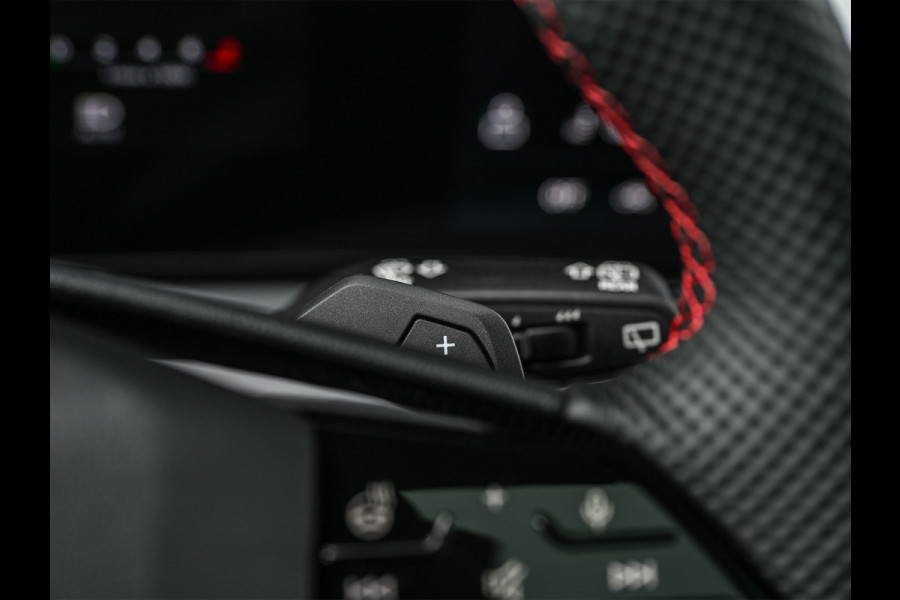 Audi Q5 Sportback 2.0 TFSI e-hybrid quattro S edition Competition 368pk | Luchtvering S-Seats | Panoramadak | Trekhaak | Digital Oled |