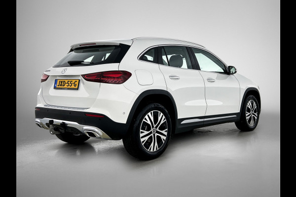 Mercedes-Benz GLA 250 e Plug-In Hybride Trekhaak | Ledkoplampen | Sfeerverlichting | Stuur en Stoelverwarming | Keyless-Go. Inclusief 24 maanden Mercedes-Benz Certified garantie voor Europa.