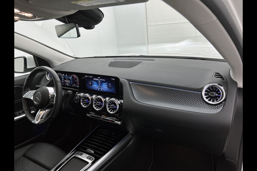 Mercedes-Benz GLA 250 e Plug-In Hybride Trekhaak | Ledkoplampen | Sfeerverlichting | Stuur en Stoelverwarming | Keyless-Go. Inclusief 24 maanden Mercedes-Benz Certified garantie voor Europa.