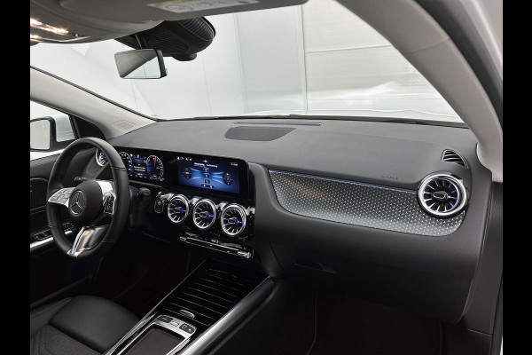 Mercedes-Benz GLA 250 e Plug-In Hybride Trekhaak | Ledkoplampen | Sfeerverlichting | Stuur en Stoelverwarming | Keyless-Go. Inclusief 24 maanden Mercedes-Benz Certified garantie voor Europa.