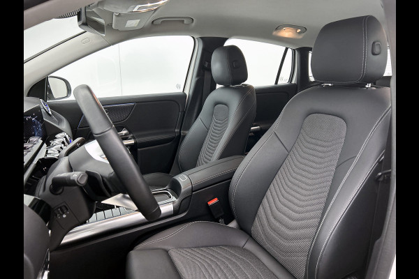 Mercedes-Benz GLA 250 e Plug-In Hybride Trekhaak | Ledkoplampen | Sfeerverlichting | Stuur en Stoelverwarming | Keyless-Go. Inclusief 24 maanden Mercedes-Benz Certified garantie voor Europa.
