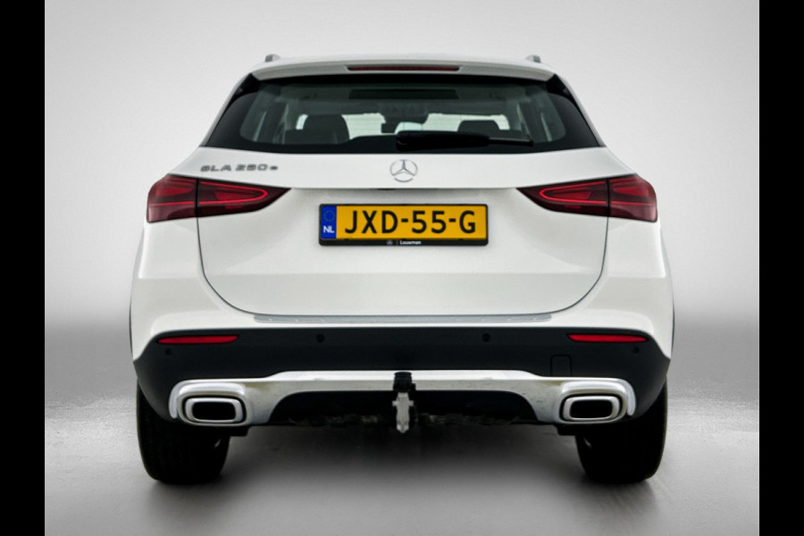 Mercedes-Benz GLA 250 e Plug-In Hybride Trekhaak | Ledkoplampen | Sfeerverlichting | Stuur en Stoelverwarming | Keyless-Go. Inclusief 24 maanden Mercedes-Benz Certified garantie voor Europa.
