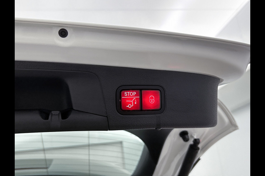Mercedes-Benz GLA 250 e Plug-In Hybride Trekhaak | Ledkoplampen | Sfeerverlichting | Stuur en Stoelverwarming | Keyless-Go. Inclusief 24 maanden Mercedes-Benz Certified garantie voor Europa.