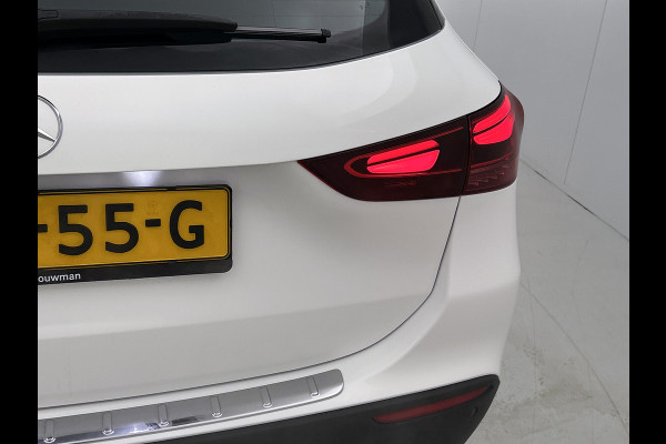 Mercedes-Benz GLA 250 e Plug-In Hybride Trekhaak | Ledkoplampen | Sfeerverlichting | Stuur en Stoelverwarming | Keyless-Go. Inclusief 24 maanden Mercedes-Benz Certified garantie voor Europa.