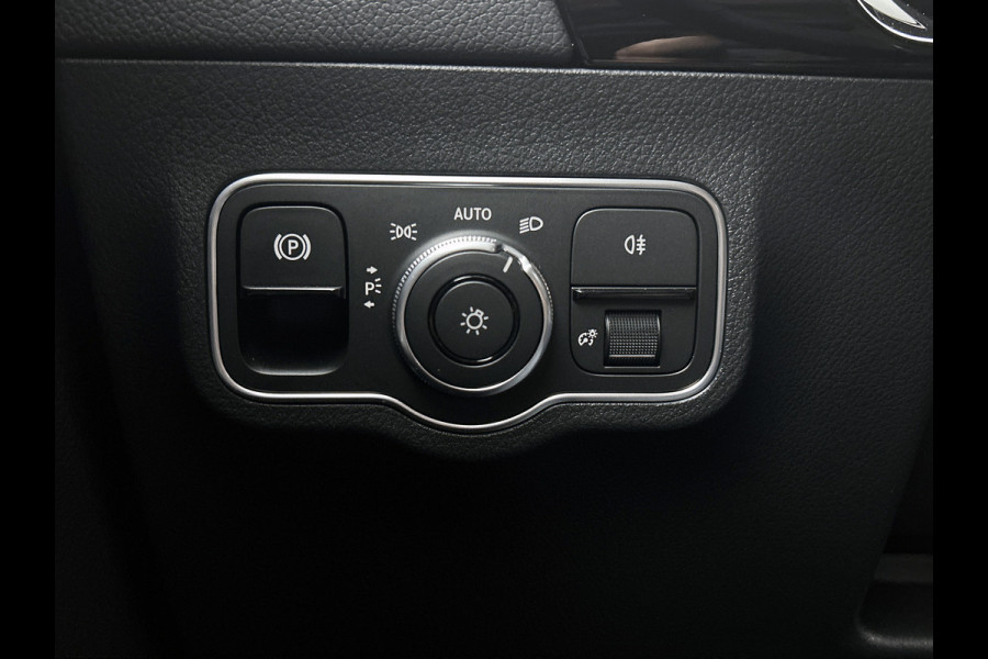 Mercedes-Benz GLA 250 e Plug-In Hybride Trekhaak | Ledkoplampen | Sfeerverlichting | Stuur en Stoelverwarming | Keyless-Go. Inclusief 24 maanden Mercedes-Benz Certified garantie voor Europa.