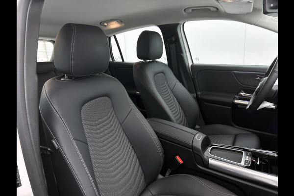 Mercedes-Benz GLA 250 e Plug-In Hybride Trekhaak | Ledkoplampen | Sfeerverlichting | Stuur en Stoelverwarming | Keyless-Go. Inclusief 24 maanden Mercedes-Benz Certified garantie voor Europa.