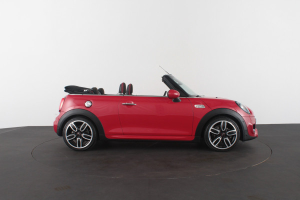 MINI Cabrio 2.0 Cooper S John Cooper Works > 192pk/H&K/Head-up/18inch/Chili red/Aerodynamica Kit...