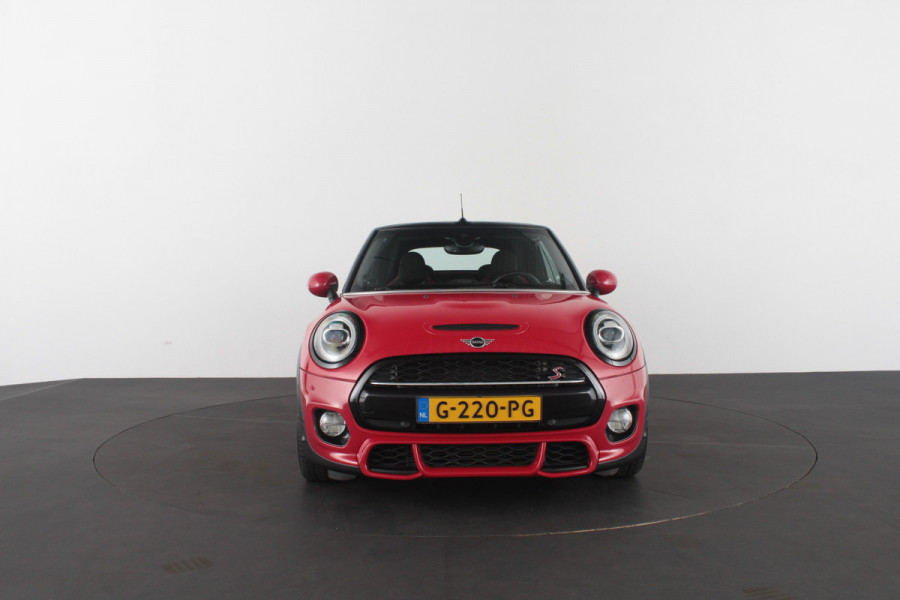 MINI Cabrio 2.0 Cooper S John Cooper Works > 192pk/H&K/Head-up/18inch/Chili red/Aerodynamica Kit...