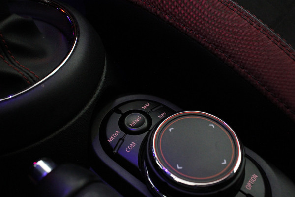 MINI Cabrio 2.0 Cooper S John Cooper Works > 192pk/H&K/Head-up/18inch/Chili red/Aerodynamica Kit...