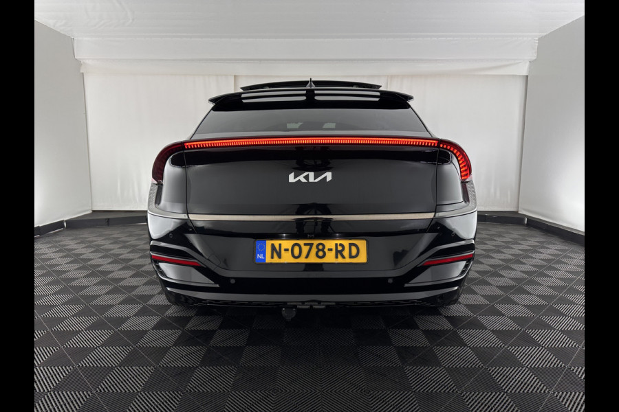 Kia Ev6 GT-Line 77.4 kWh (3-Fase-11kW) {SOH-98%} (INCL-BTW) Aut. *HEATPUMP | PANO | HEAD-UP | LEATHER-ALCANTARA | ADAPTIVE-CRUISE | DIGI-COCKPIT | MERIDIAN-AUDIO | MEMORYPACK | FULL-LED | KEYLESS | TOPVIEW | DAB | BLINDSPOT | NAVI-FULLMAP |
