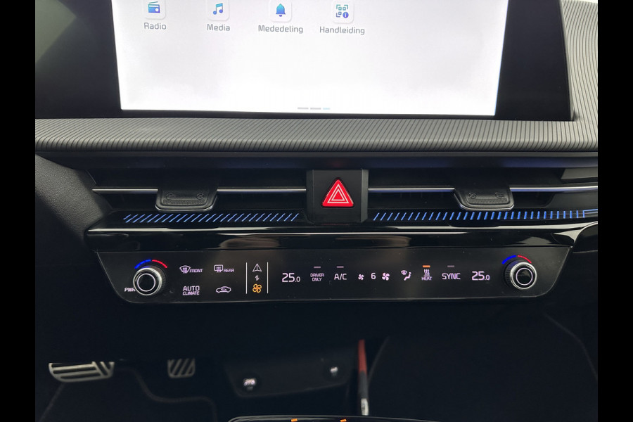 Kia Ev6 GT-Line 77.4 kWh (3-Fase-11kW) {SOH-98%} (INCL-BTW) Aut. *HEATPUMP | PANO | HEAD-UP | LEATHER-ALCANTARA | ADAPTIVE-CRUISE | DIGI-COCKPIT | MERIDIAN-AUDIO | MEMORYPACK | FULL-LED | KEYLESS | TOPVIEW | DAB | BLINDSPOT | NAVI-FULLMAP |