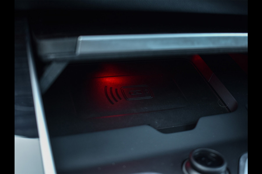 BMW X5 xDrive50e 490pk M Sport Pro | Panorama dak | Luchtvering | Comfort Access | Soft Close | Trekhaak | Shadowline Lights | Comfort Seats | 4-Zone Climate | Driving Assistant Prof. | Harman/Kardon | Ambient Ai