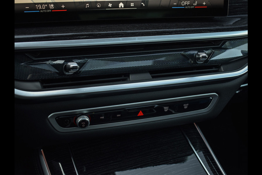 BMW X5 xDrive50e 490pk M Sport Pro | Panorama dak | Luchtvering | Comfort Access | Soft Close | Trekhaak | Shadowline Lights | Comfort Seats | 4-Zone Climate | Driving Assistant Prof. | Harman/Kardon | Ambient Ai