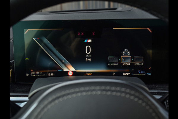 BMW X5 xDrive50e 490pk M Sport Pro | Panorama dak | Luchtvering | Comfort Access | Soft Close | Trekhaak | Shadowline Lights | Comfort Seats | 4-Zone Climate | Driving Assistant Prof. | Harman/Kardon | Ambient Ai