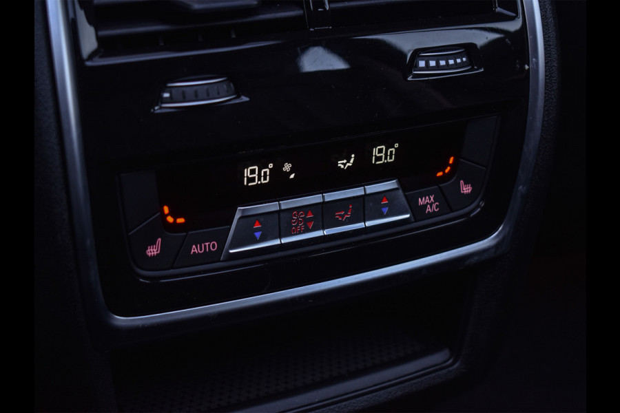 BMW X5 xDrive50e 490pk M Sport Pro | Panorama dak | Luchtvering | Comfort Access | Soft Close | Trekhaak | Shadowline Lights | Comfort Seats | 4-Zone Climate | Driving Assistant Prof. | Harman/Kardon | Ambient Ai