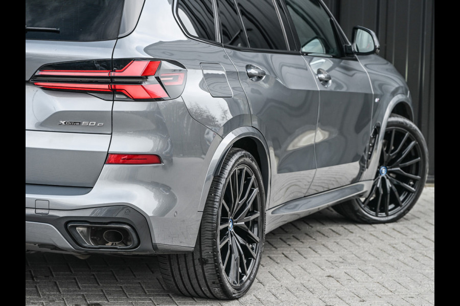 BMW X5 xDrive50e 490pk M Sport Pro | Panorama dak | Luchtvering | Comfort Access | Soft Close | Trekhaak | Shadowline Lights | Comfort Seats | 4-Zone Climate | Driving Assistant Prof. | Harman/Kardon | Ambient Ai