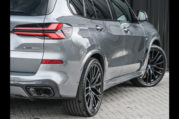 BMW X5 xDrive50e 490pk M Sport Pro | Panorama dak | Luchtvering | Comfort Access | Soft Close | Trekhaak | Shadowline Lights | Comfort Seats | 4-Zone Climate | Driving Assistant Prof. | Harman/Kardon | Ambient Ai