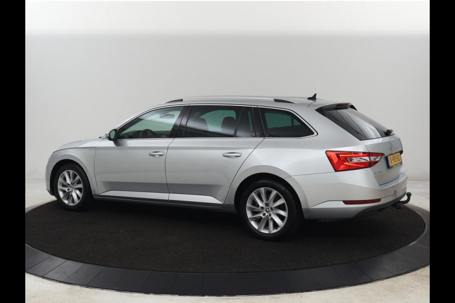 Škoda Superb 1.5 TSI Business Edition | Trekhaak | Stoelverwarming | Adaptive cruise | Camera | Memory | Carplay | Sfeerverlichting | Side Assist | Achterbankverwarming | Navigatie | Full LED