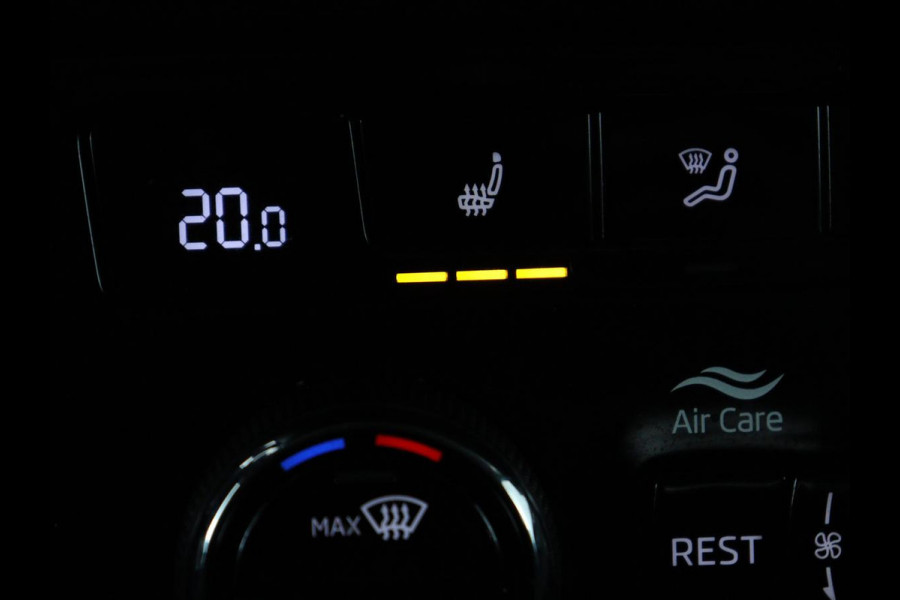 Škoda Superb 1.5 TSI Business Edition | Trekhaak | Stoelverwarming | Adaptive cruise | Camera | Memory | Carplay | Sfeerverlichting | Side Assist | Achterbankverwarming | Navigatie | Full LED