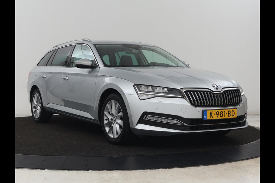 Škoda Superb 1.5 TSI Business Edition | Trekhaak | Stoelverwarming | Adaptive cruise | Camera | Memory | Carplay | Sfeerverlichting | Side Assist | Achterbankverwarming | Navigatie | Full LED
