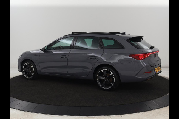 CUPRA Leon 1.4 eHybrid | Panoramadak | Stoelverwarming | Leder | Carplay | Adaptive cruise | Camera | Navigatie | Park Assist | Sportstoelen | Full LED | Sfeerverlichting | PHEV | Plug In