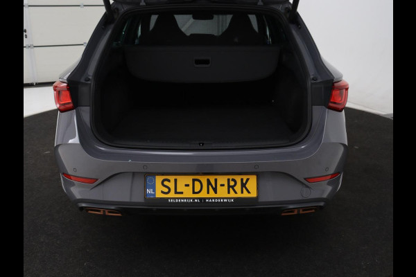 CUPRA Leon 1.4 eHybrid | Panoramadak | Stoelverwarming | Leder | Carplay | Adaptive cruise | Camera | Navigatie | Park Assist | Sportstoelen | Full LED | Sfeerverlichting | PHEV | Plug In