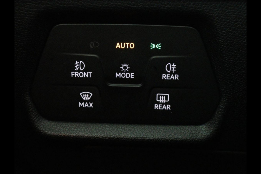 CUPRA Leon 1.4 eHybrid | Panoramadak | Stoelverwarming | Leder | Carplay | Adaptive cruise | Camera | Navigatie | Park Assist | Sportstoelen | Full LED | Sfeerverlichting | PHEV | Plug In