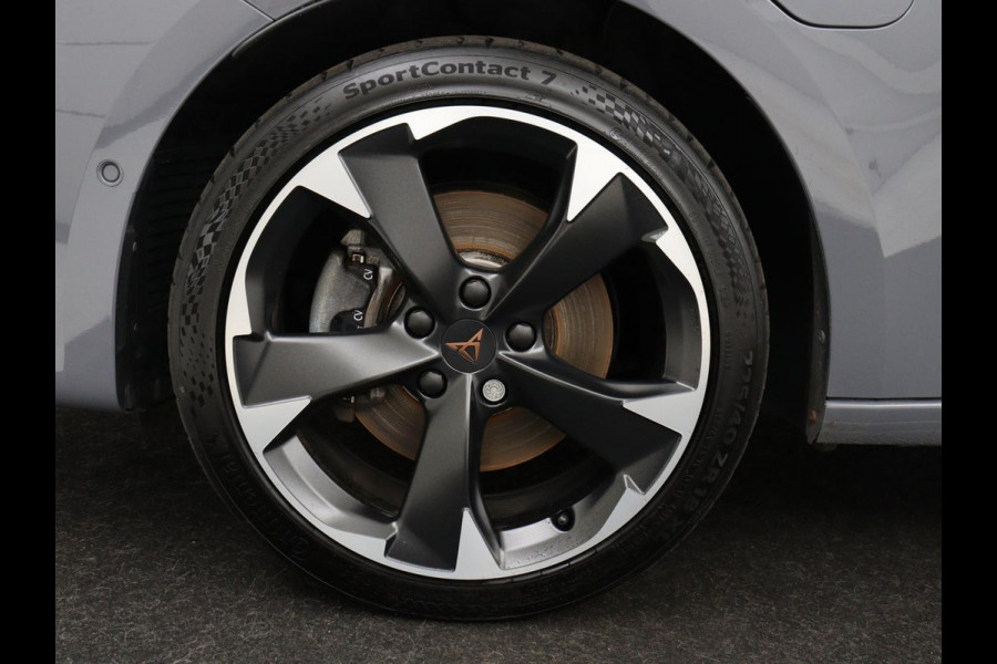 CUPRA Leon 1.4 eHybrid | Panoramadak | Stoelverwarming | Leder | Carplay | Adaptive cruise | Camera | Navigatie | Park Assist | Sportstoelen | Full LED | Sfeerverlichting | PHEV | Plug In