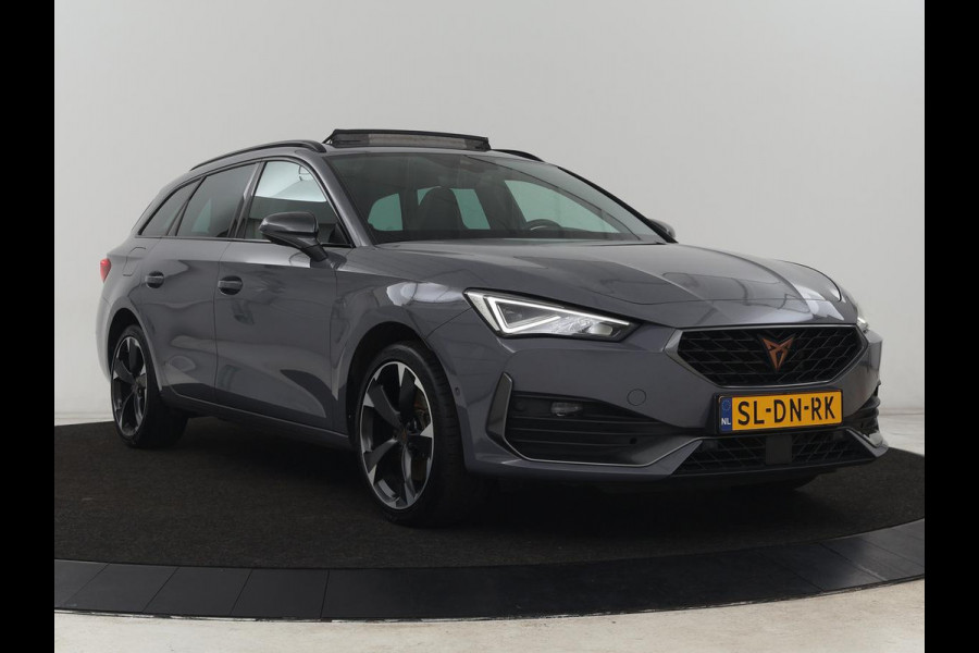 CUPRA Leon 1.4 eHybrid | Panoramadak | Stoelverwarming | Leder | Carplay | Adaptive cruise | Camera | Navigatie | Park Assist | Sportstoelen | Full LED | Sfeerverlichting | PHEV | Plug In