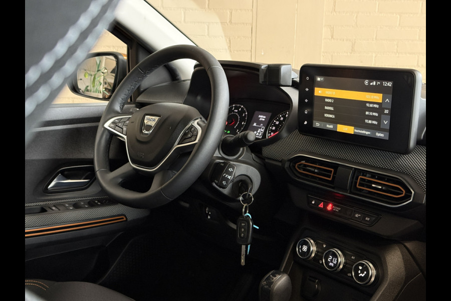 Dacia SANDERO Stepway 1.0 TCe 90 AUT Comfort | Navi | Camera | Clima | Carplay | Cruise control | PDC | LED | 100% Dealer onderhouden!