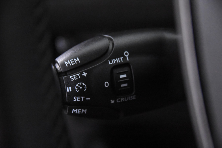 Peugeot 2008 Active *1ste Eigenaar*Navigatie*Parkassist*Carplay*