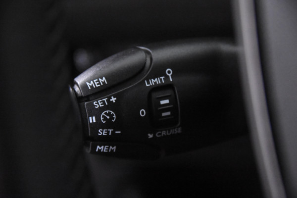 Peugeot 2008 Active *1ste Eigenaar*Navigatie*Parkassist*Carplay*