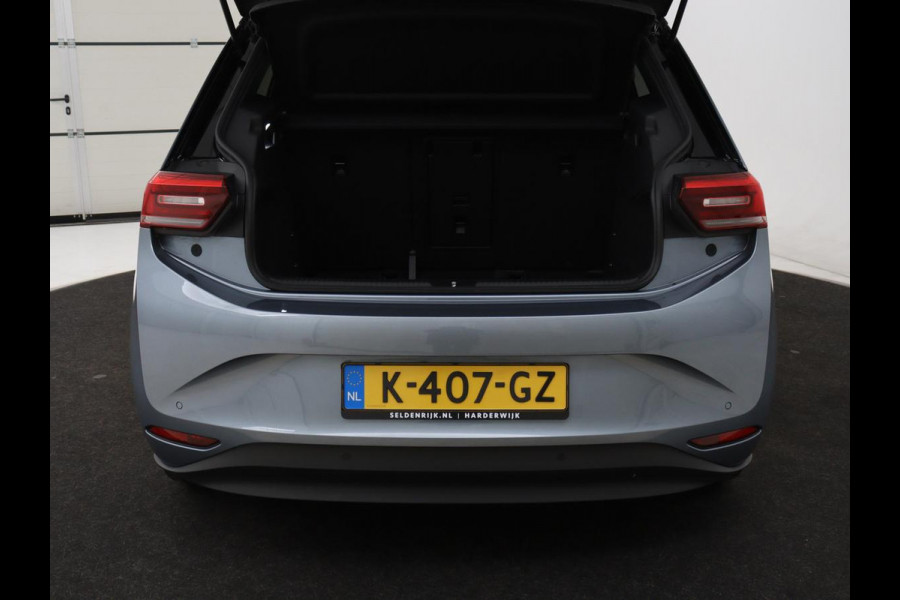 Volkswagen ID.3 Business 58 kWh | Stoel & stuurverwarming | Matrix LED | Carplay | Camera | Adaptive cruise | Keyless | Navigatie | Parkeerhulp | Bluetooth