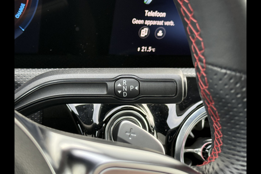 Mercedes-Benz CLA-Klasse Shooting Brake 250 e AMG Line | Pano | Trekhaak | Ambient Light | Camera | LED | 19 inch