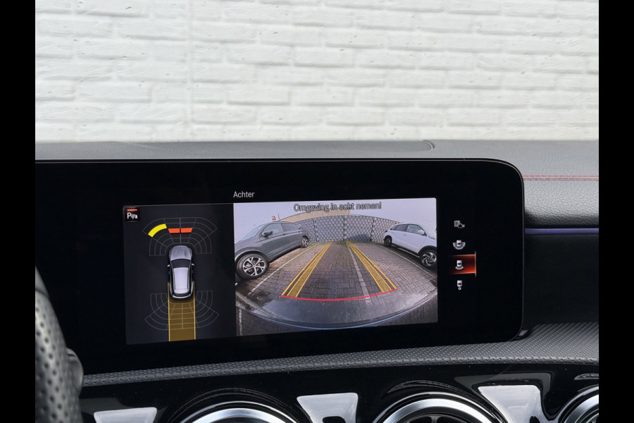 Mercedes-Benz CLA-Klasse Shooting Brake 250 e AMG Line | Pano | Trekhaak | Ambient Light | Camera | LED | 19 inch