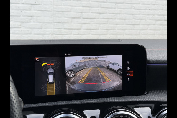 Mercedes-Benz CLA-Klasse Shooting Brake 250 e AMG Line | Pano | Trekhaak | Ambient Light | Camera | LED | 19 inch