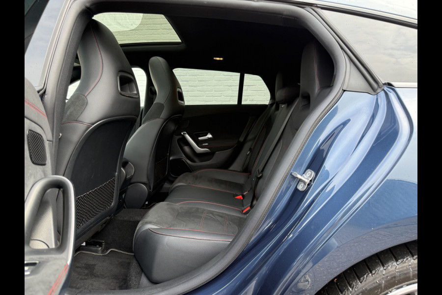 Mercedes-Benz CLA-Klasse Shooting Brake 250 e AMG Line | Pano | Trekhaak | Ambient Light | Camera | LED | 19 inch