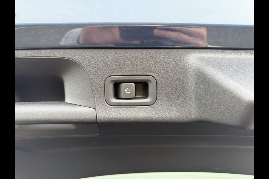 Mercedes-Benz CLA-Klasse Shooting Brake 250 e AMG Line | Pano | Trekhaak | Ambient Light | Camera | LED | 19 inch