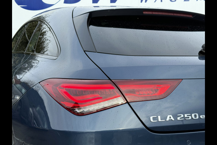Mercedes-Benz CLA-Klasse Shooting Brake 250 e AMG Line | Pano | Trekhaak | Ambient Light | Camera | LED | 19 inch