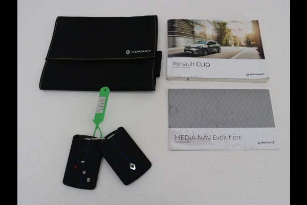 Renault Clio 0.9 TCe Limited | Navigatie | Airco | Cruise control | Keyless | Parkeerhulp | Bluetooth | DAB+ | Lichtmetalen velgen