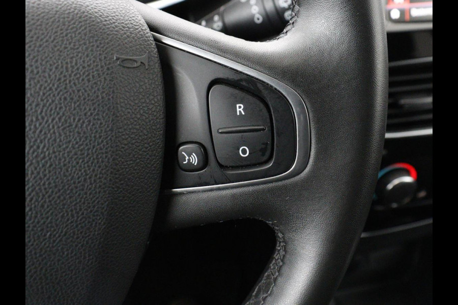 Renault Clio 0.9 TCe Limited | Navigatie | Airco | Cruise control | Keyless | Parkeerhulp | Bluetooth | DAB+ | Lichtmetalen velgen