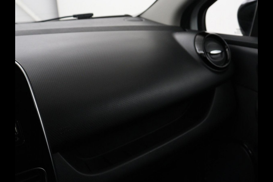 Renault Clio 0.9 TCe Limited | Navigatie | Airco | Cruise control | Keyless | Parkeerhulp | Bluetooth | DAB+ | Lichtmetalen velgen