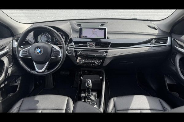 BMW X2 SDrive18i High Executive LED 19" M-sport velgen Panorama Sfeer verlichting Leder Cruise Clima